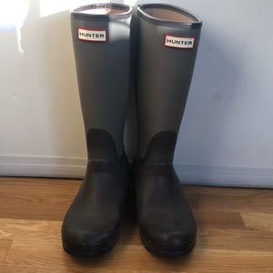Unique Hunter brown and olive green rain boots